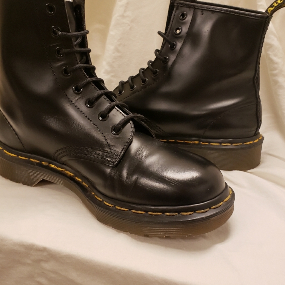 Doc Martens - Picture 2 of 11